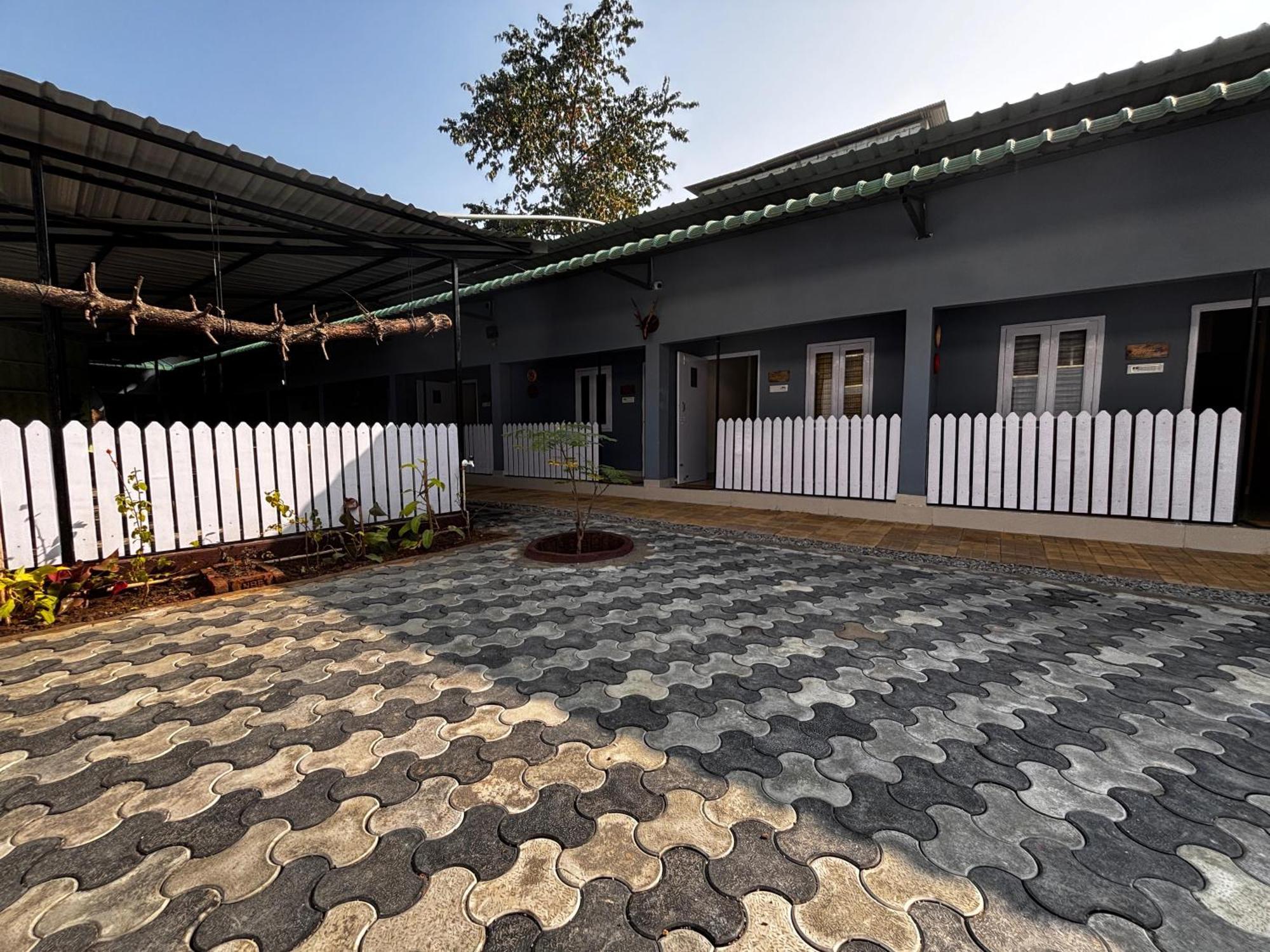 The Gulmohar Inn Guwahati Exterior foto