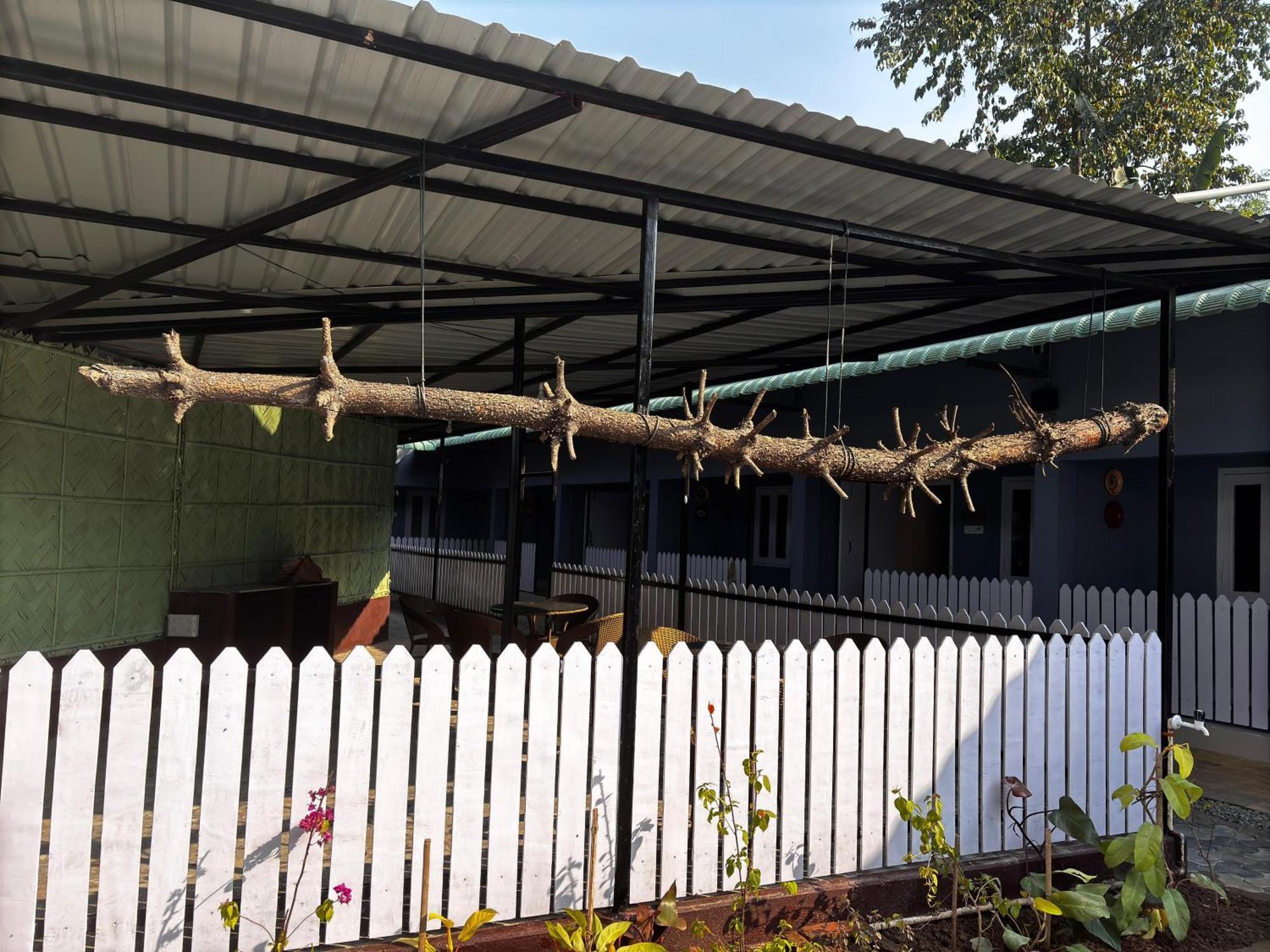 The Gulmohar Inn Guwahati Exterior foto