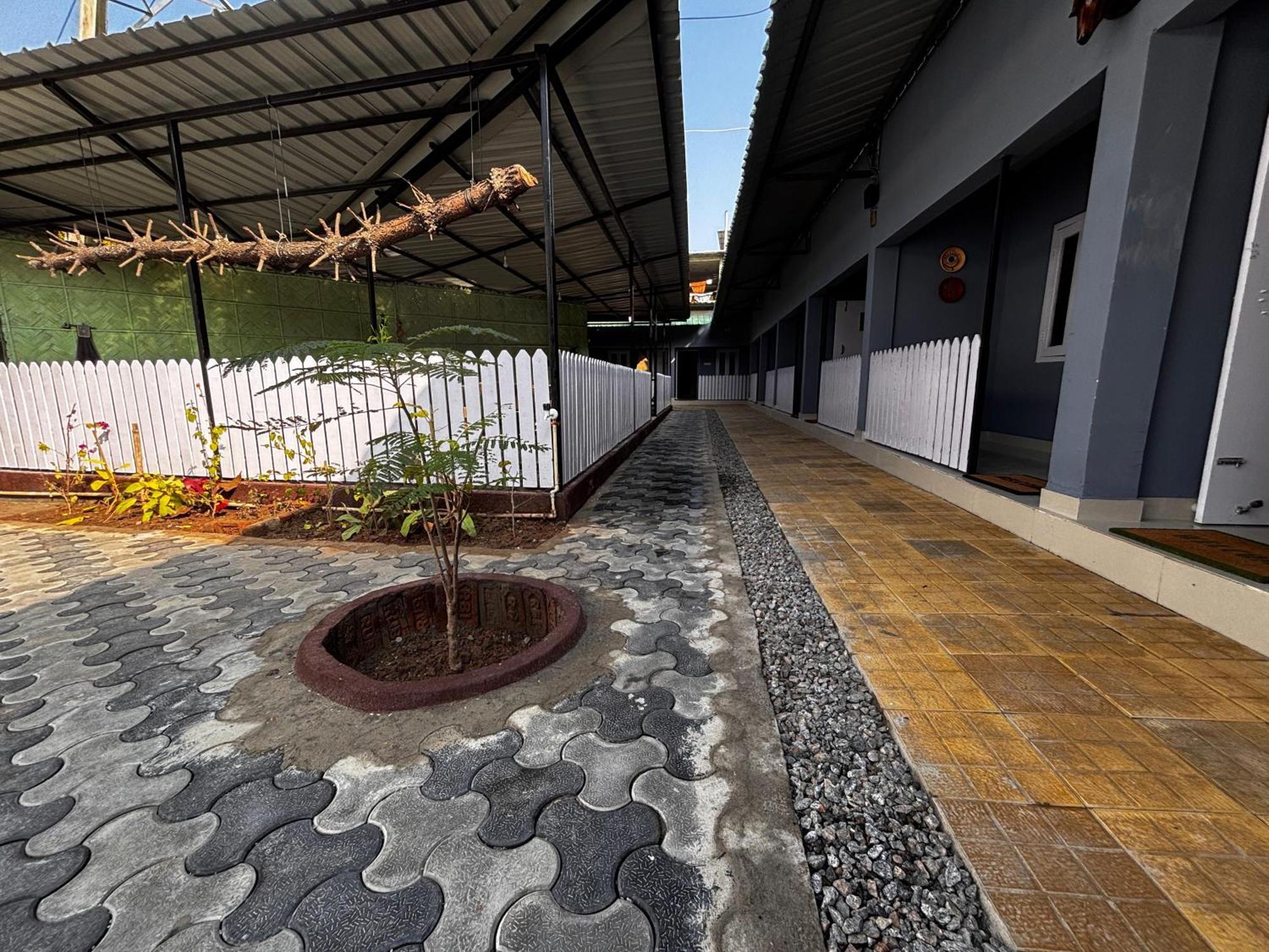 The Gulmohar Inn Guwahati Exterior foto